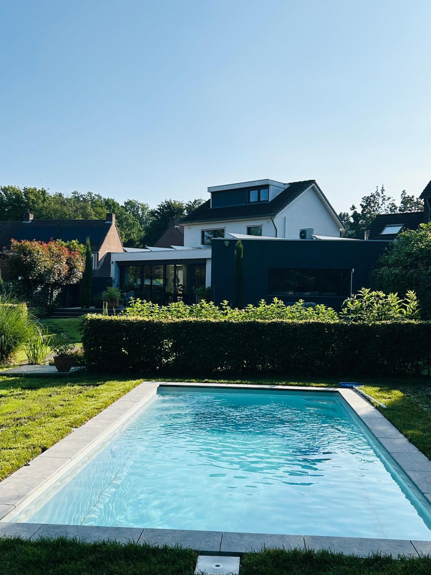 Villa House With Swimming Pool Near Maastricht